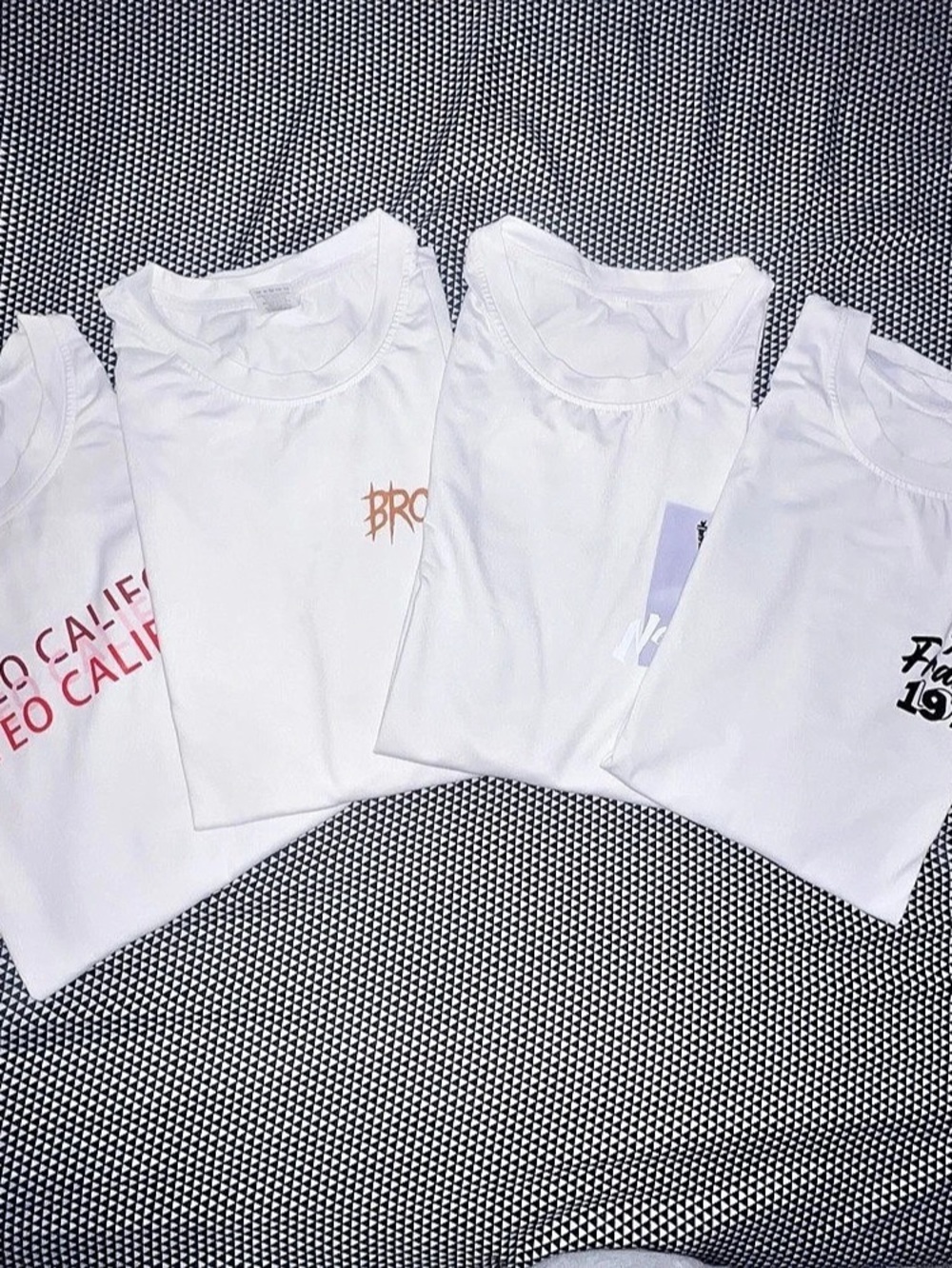 White Graphic Tees Size Medium Set of 4 Like New